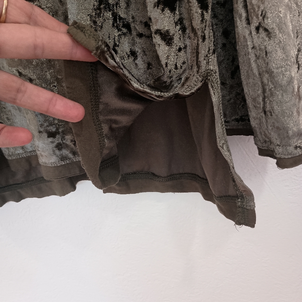 Artistic Works By Lu Velvet Relaxed Top - Picture 4 of 8